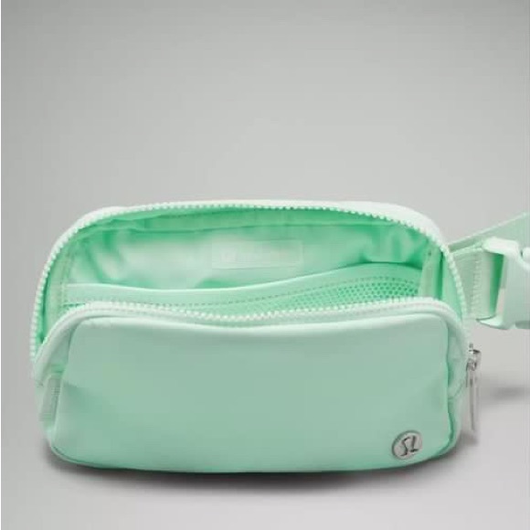 NWT! New! Rare! Lululemon Everywhere Belt Bag 1L Mint Green Tiffany Blue - Picture 3 of 10
